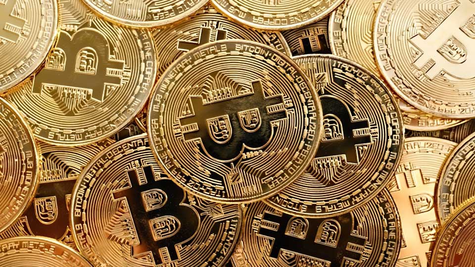 توقعات هيمنة البيتكوين على الدولار