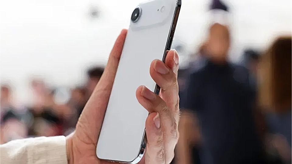 نفاد آيفون إير في الصين خلال ساعات من فتح الطلب المسبق