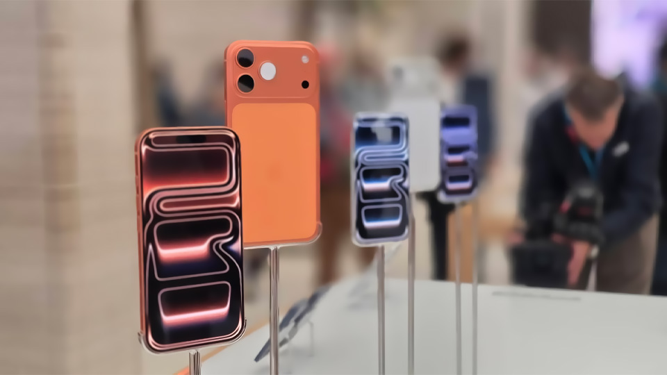 آبل تتجه لتحطيم رقمها القياسي مدفوعة بانتعاش غير مسبوق لآيفون 17